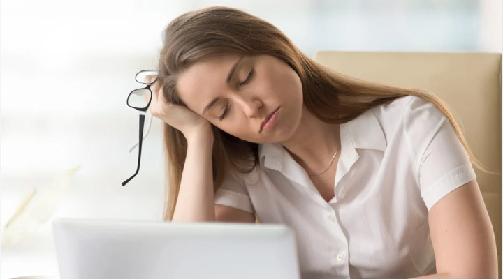 خواب‌آلودگی همیشگی از علائم سندرم خستگی مزمن