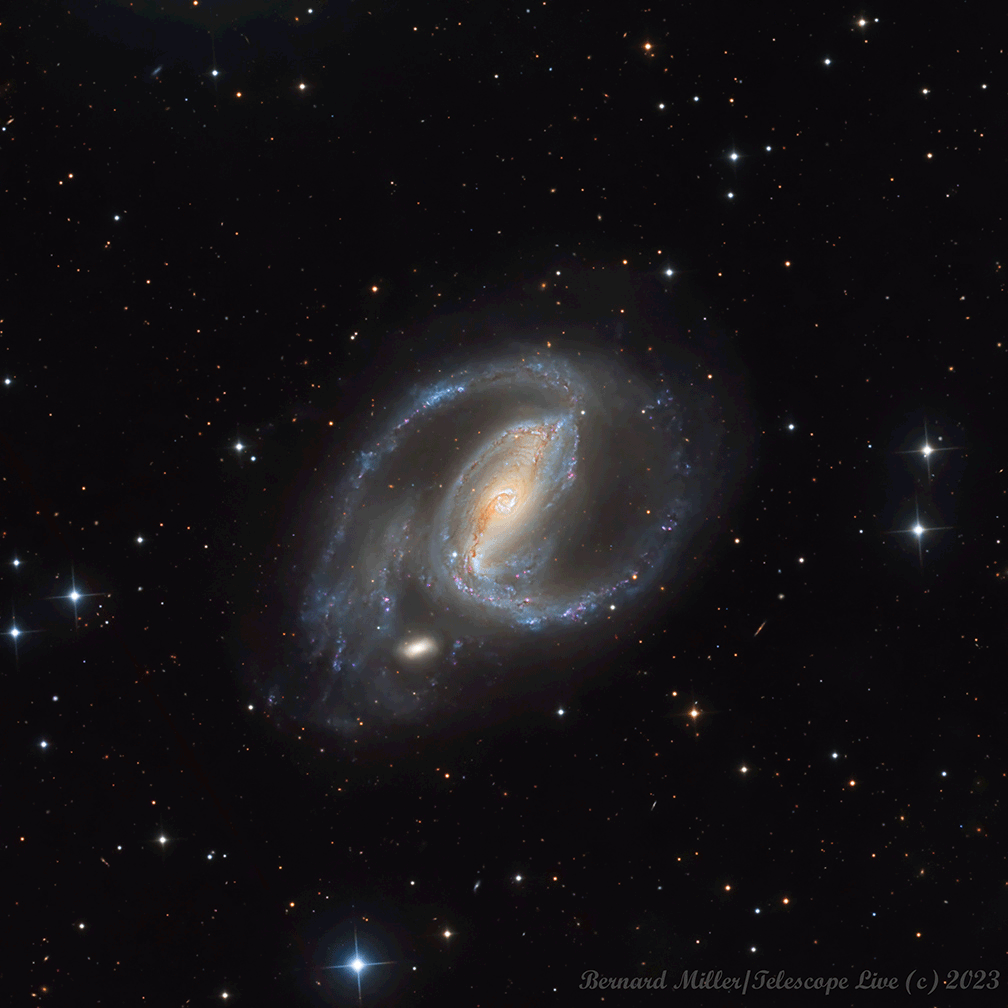 کهکشان مارپیچی NGC 1097 همراه با ابرنواختر تازه کشف‌شده