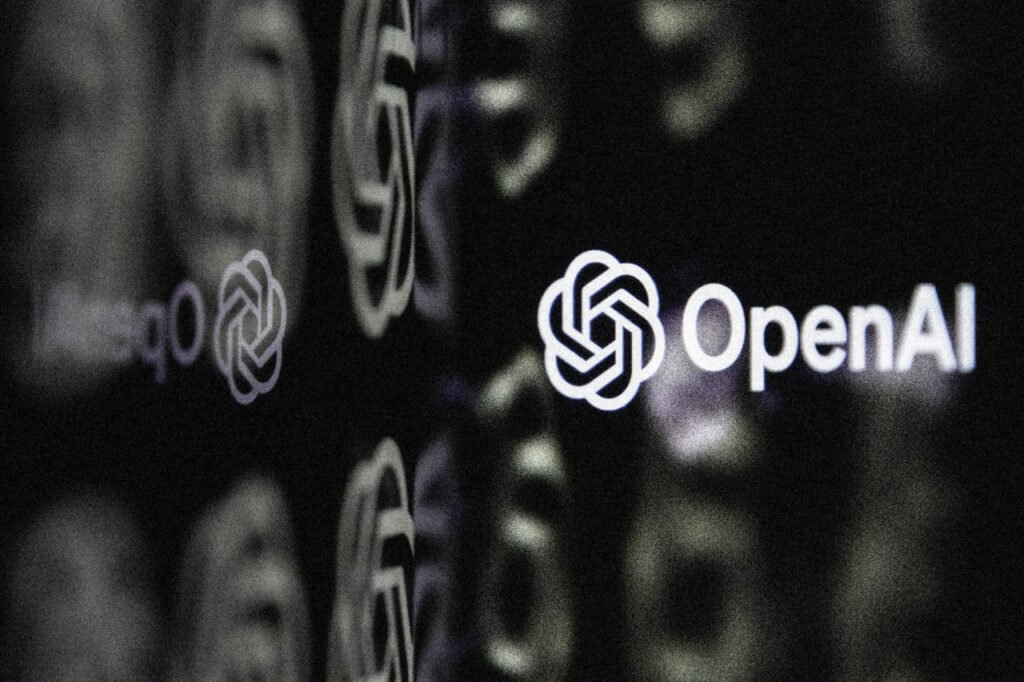 برخی کارمندان OpenAI سالانه تا 800 هزار دلار حقوق و پاداش می‌گیرند