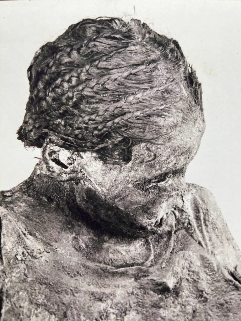 مومیایی بدون سر مصری