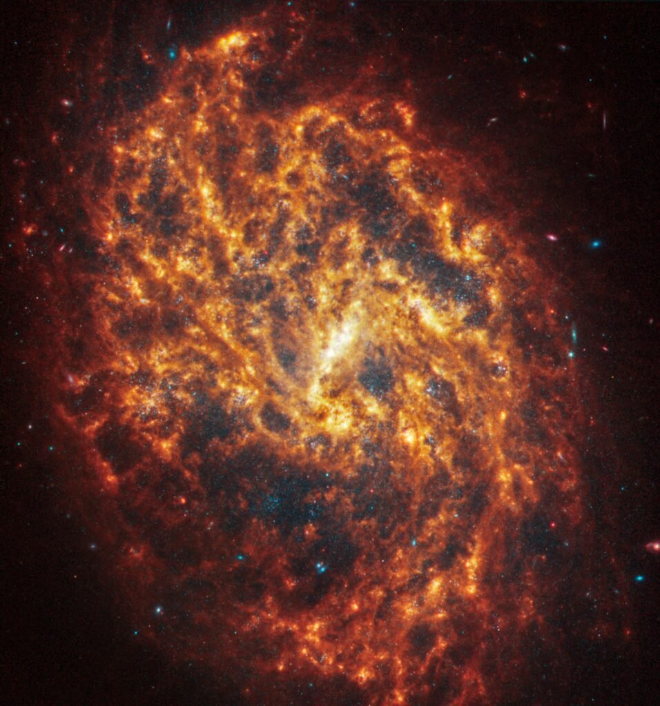کهکشان مارپیچی NGC 1087