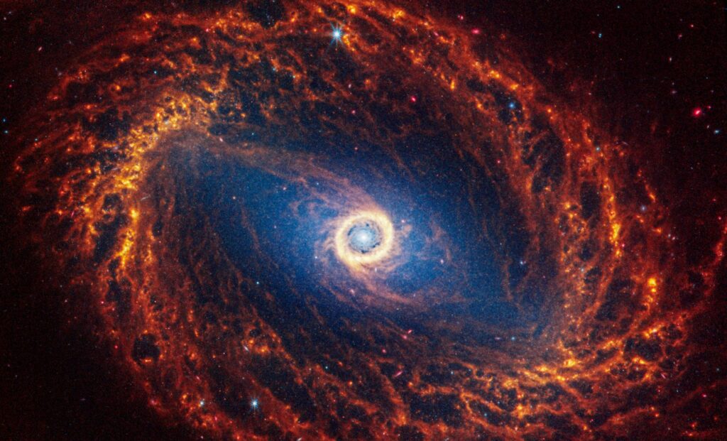 کهکشان مارپیچی NGC 1512