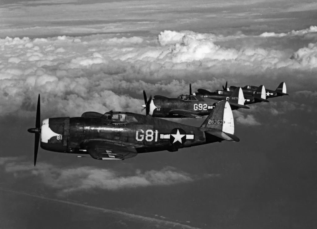 ایالات متحده در طول جنگ جهانی دوم چند هواپیما تشکیل.webp