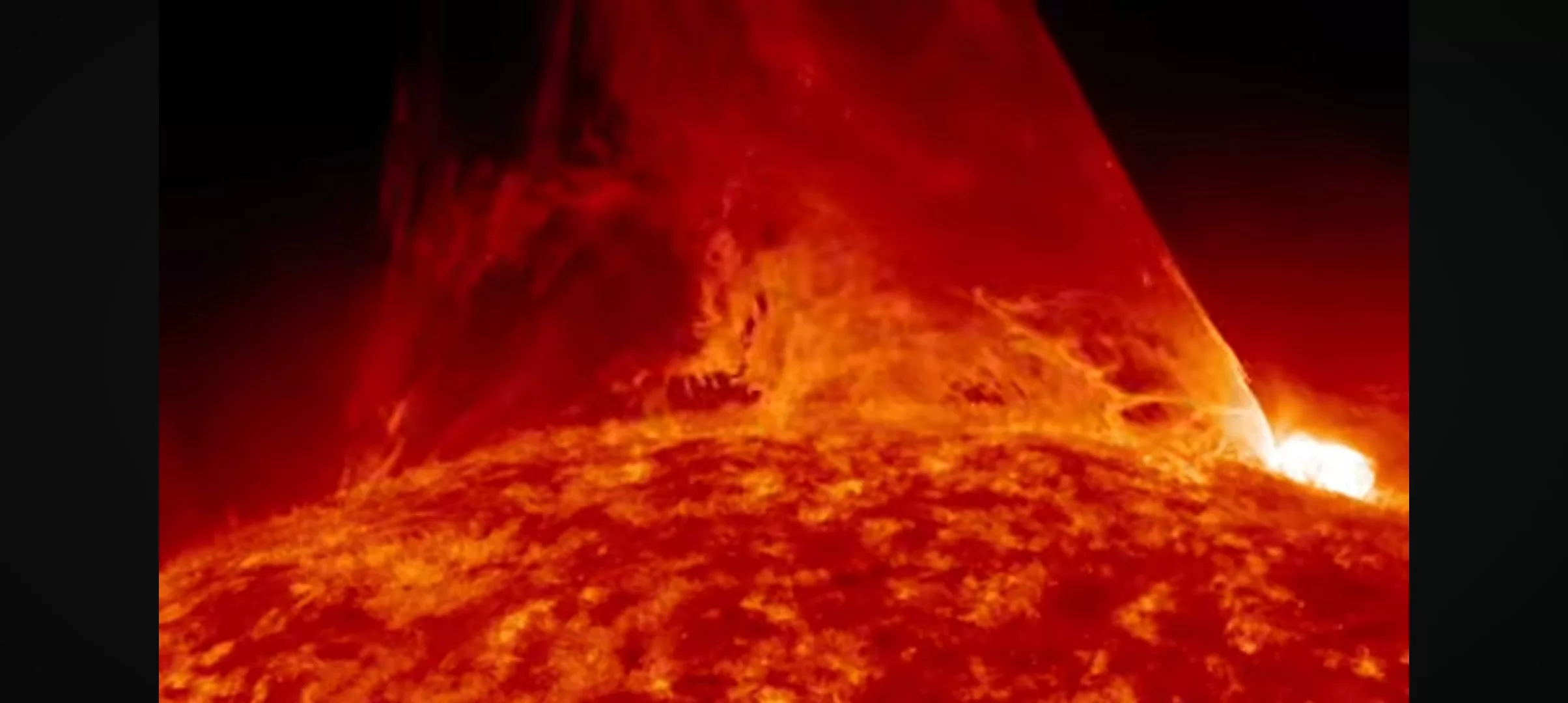 فوران زبانه خورشیدی از SDO_به رنگ صبح 11 زبانه یا برجستگی خورشیدی توسط میدان مغناطیسی خورشید به سمت بالای سطح خورشید هدایت میشود و گاهی نیز ساکن است.