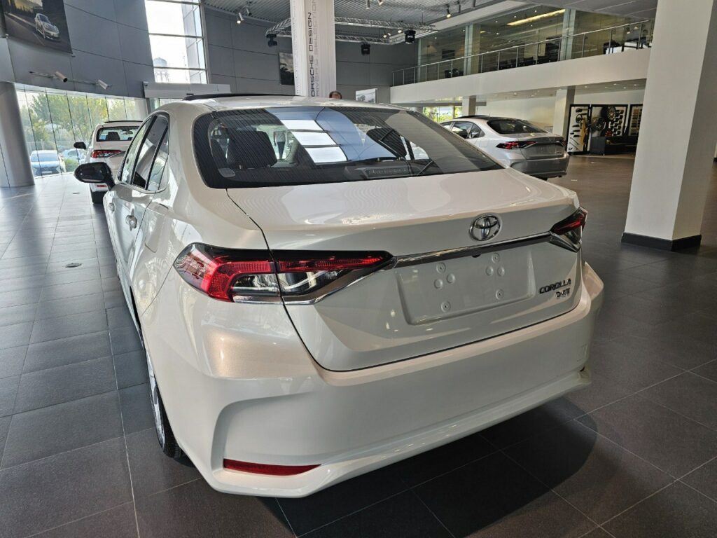 آیا واردات ماشین در سال 1403 به رکورد دوران اوج خود دست مییابد؟_به رنگ صبح 8 واردات خودرو