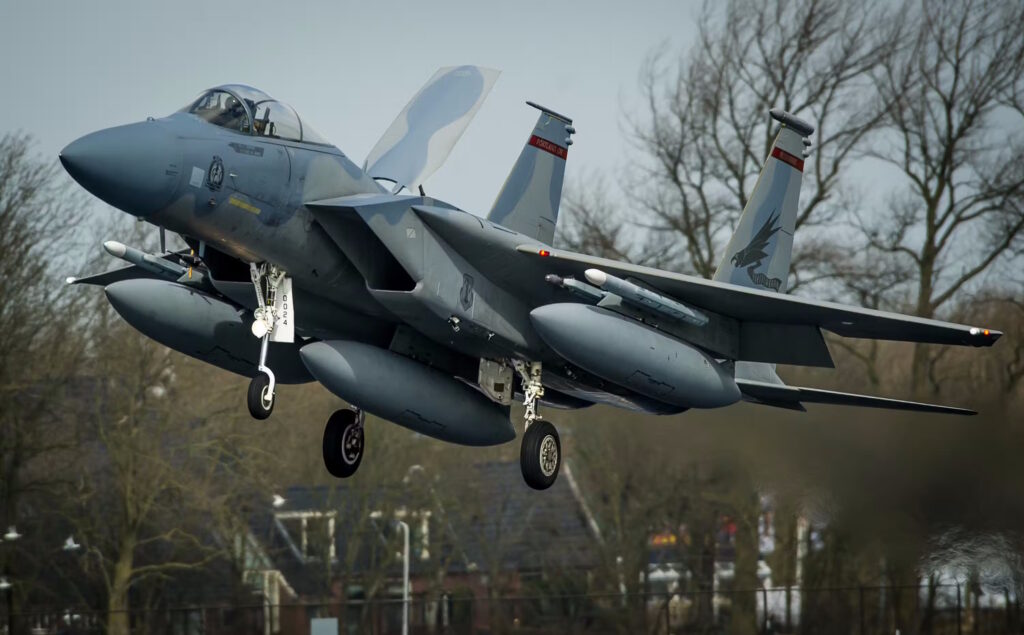 ۵ پرنده نظامی آمریکا با بیشترین تعداد نسخه های متفاوت_به رنگ صبح 13 ۵ پرنده نظامی آمریکا با بیشترین تعداد نسخه های متفاوت