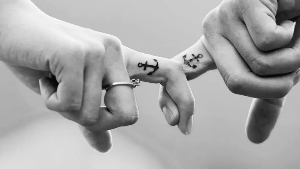 ۵۰ نشانه‌ای که می‌گوید نیمه‌ گمشده‌تان را اشکار کرده‌اید.webp