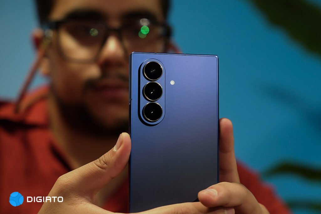 1753067666 611 بازدید گوشی سامسونگ گلکسی فولد ۷ یک تاشوی قابل دفاع به