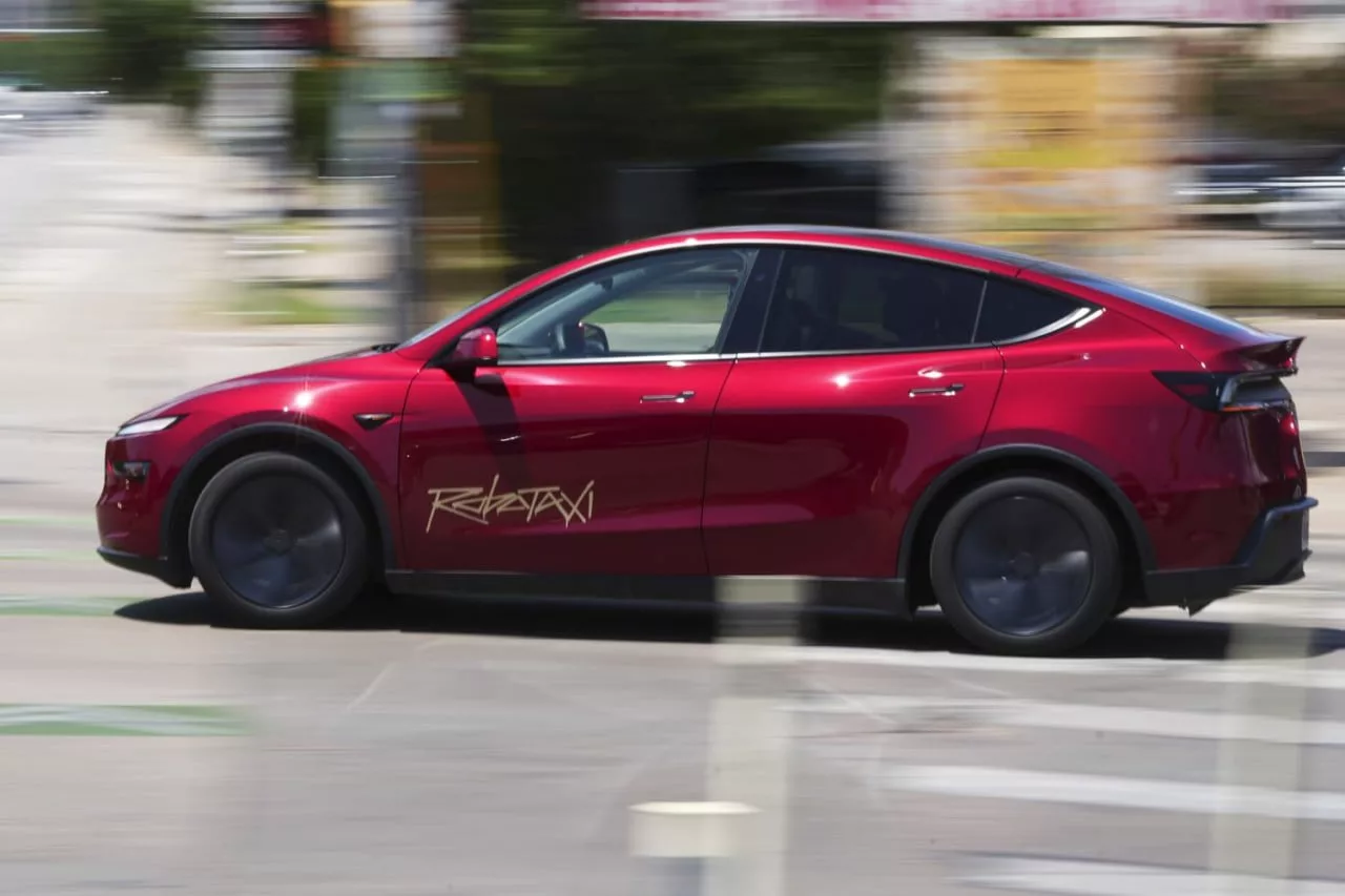 تصادف روبوتاکسی تسلا با خودروی پارک شده! + ویدیو_به رنگ صبح 5 تصادف روبوتاکسی تسلا با خودروی پارک شده! + ویدیو